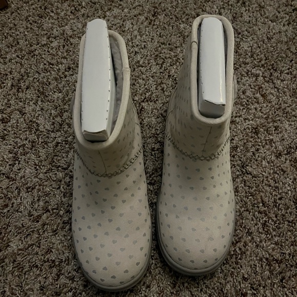 Brand New In Box UGGS BOOTS - Picture 4 of 5